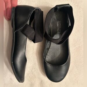Kenneth Cole little girl flats.